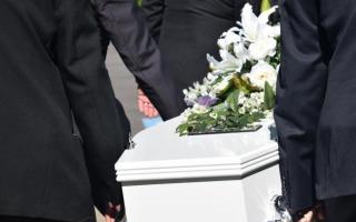 6 death notices and funeral announcements from The Oldham Times