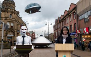 What it could look like if an alien and council leader Arooj Shah were to give a joint press conference in the town centre (Please note this is an AI edited image and is not real)